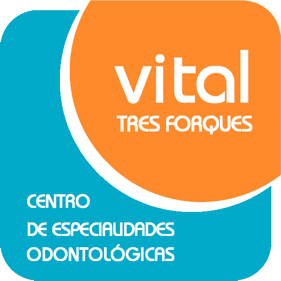 Clinica Vitaltres Logo